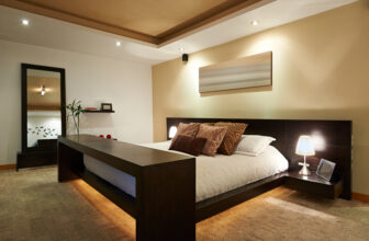 Schlafzimmer richtig abdunkeln: Was wirklich hilft – von Vorhängen bis Smart-Home-Lösungen