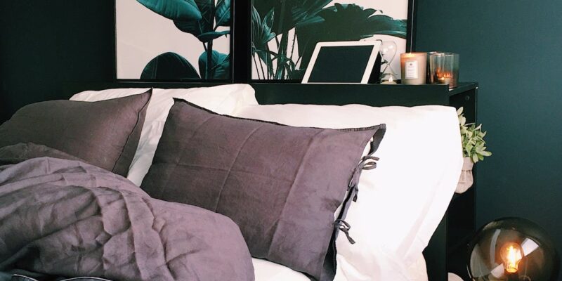 Wie wählt man die passende Farbgestaltung für ein Schlafzimmer aus?